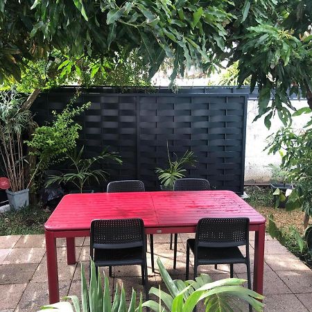 Meuble Le Manguier Apartment Saint Pierre Exterior foto