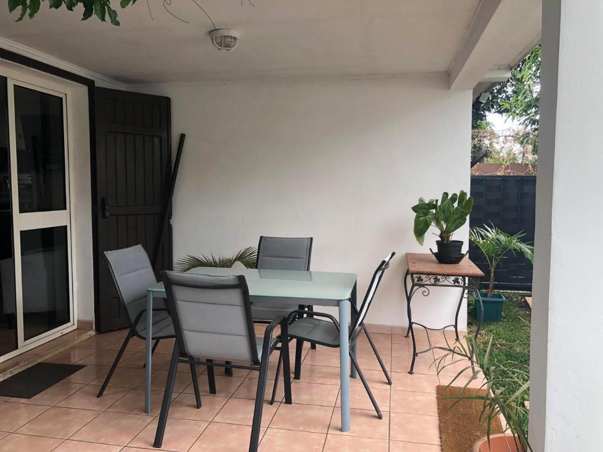 Meuble Le Manguier Apartment Saint Pierre Exterior foto